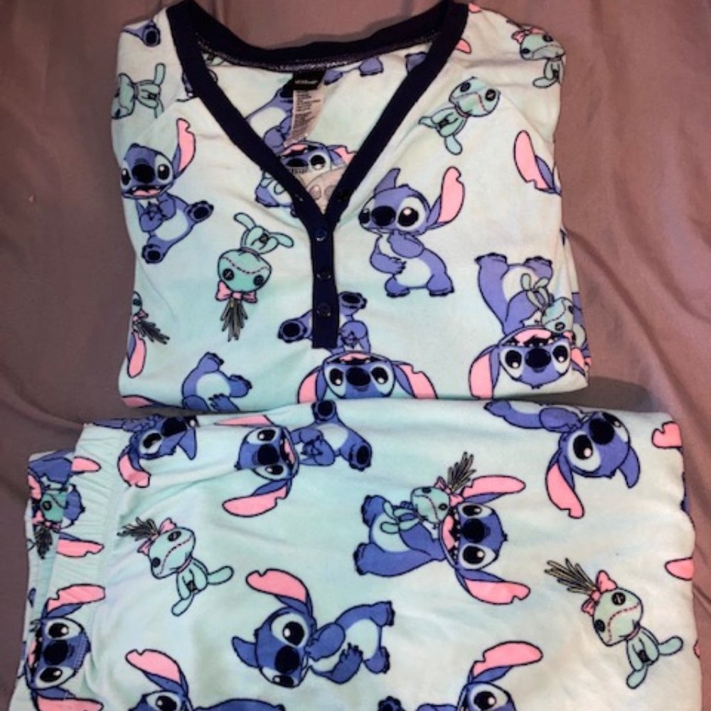 Ladies Disney Pajama Set Size Large